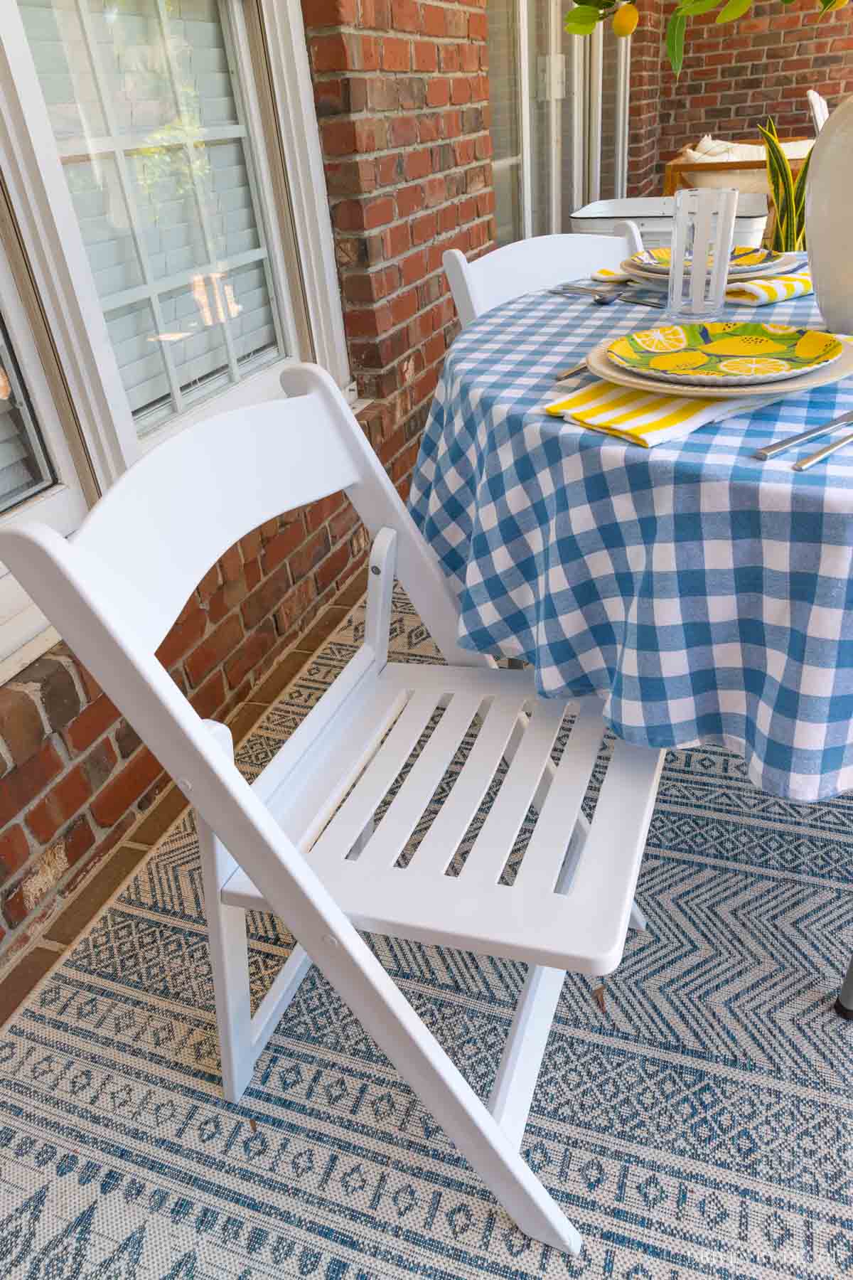 Such stylish outdoor folding chairs! Perfect for extra seating both inside and out!