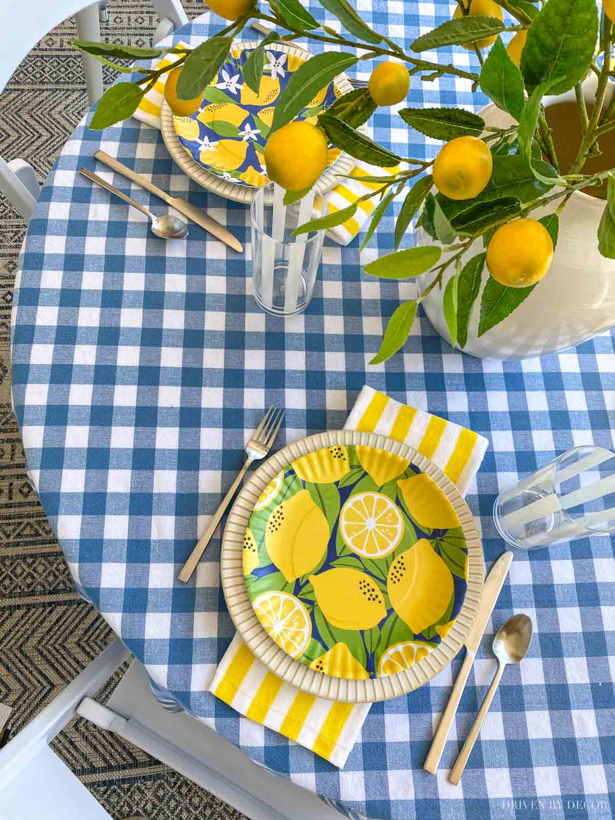 Simple budget-friendly ideas for outdoor summer dining