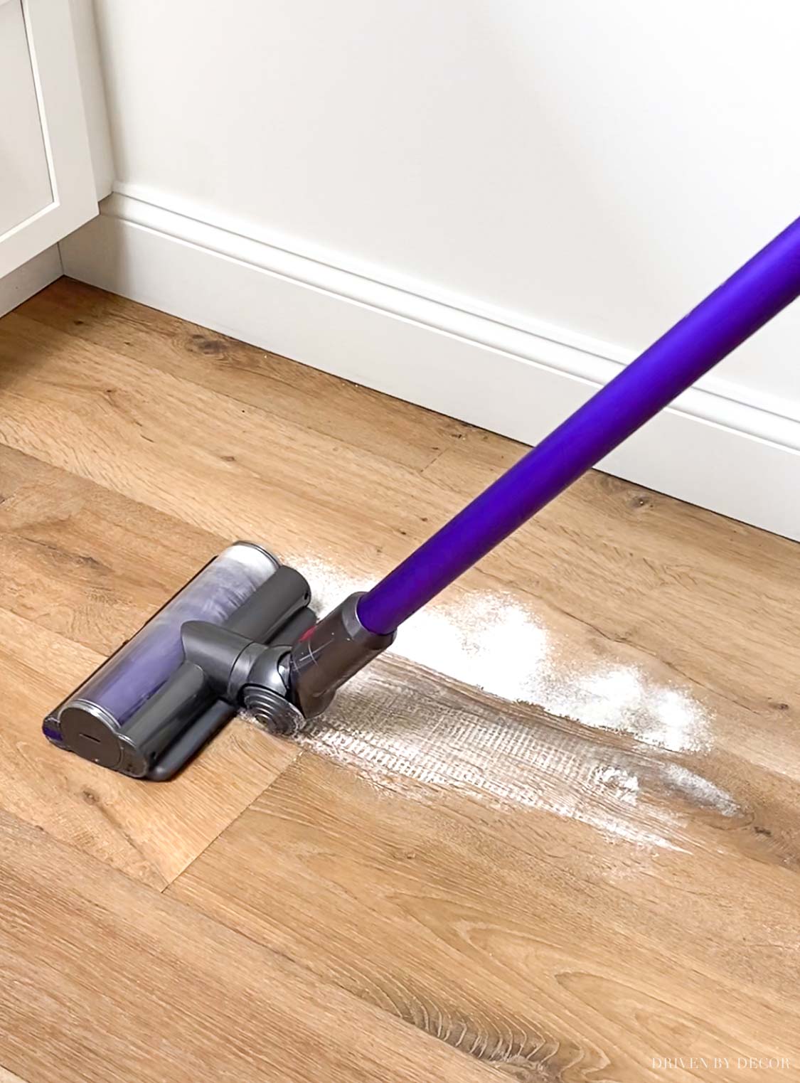 Shark vs. Dyson - comparing the suction power of these cordless vacuums!