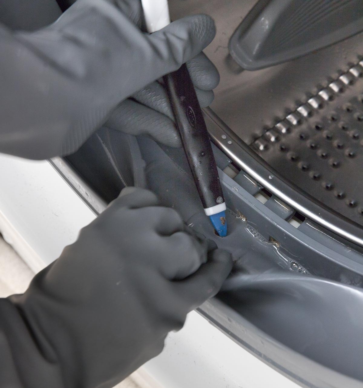 Tips for deep cleaning your washing machine
