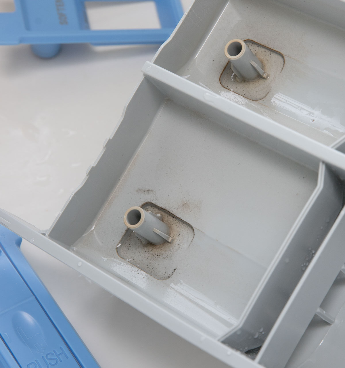 Cleaning your washing machine detergent dispenser
