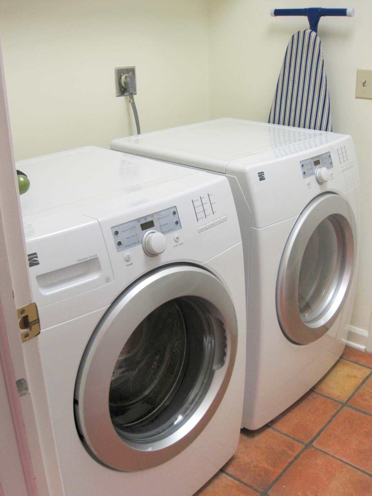 Home remodel: Laundry room before remodeling!