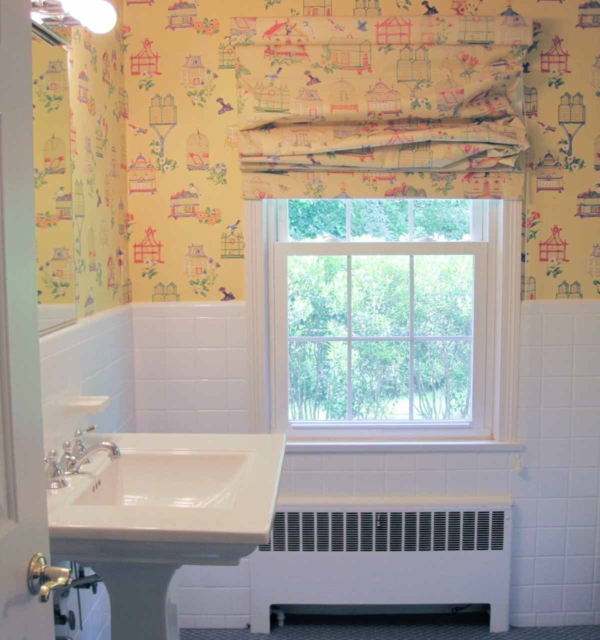 Home remodel: Our powder room before remodeling!