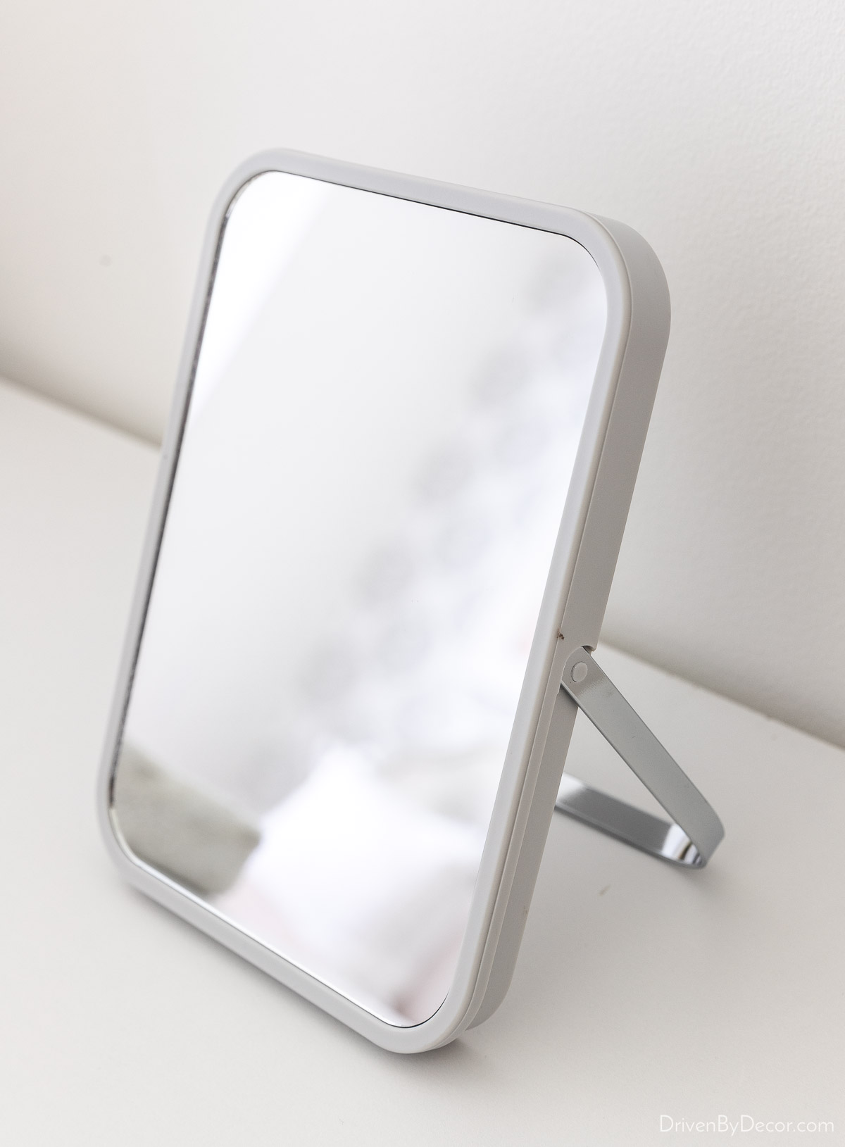 Vanity mirror to put on your college packing list!