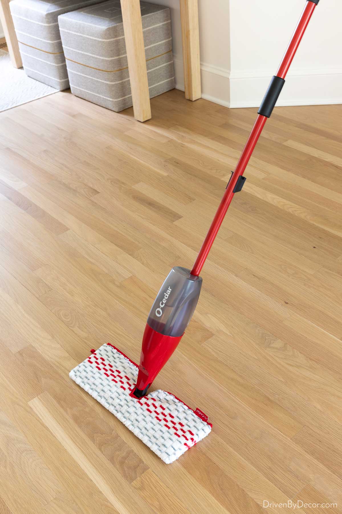 Details on how to clean hardwood floors using this microfiber spray mop