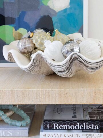 Decorative clamshell filled with ornaments