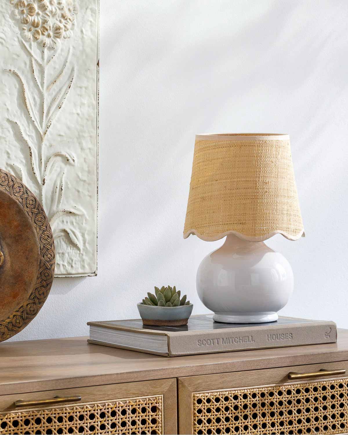 Mini lamp with scalloped shade