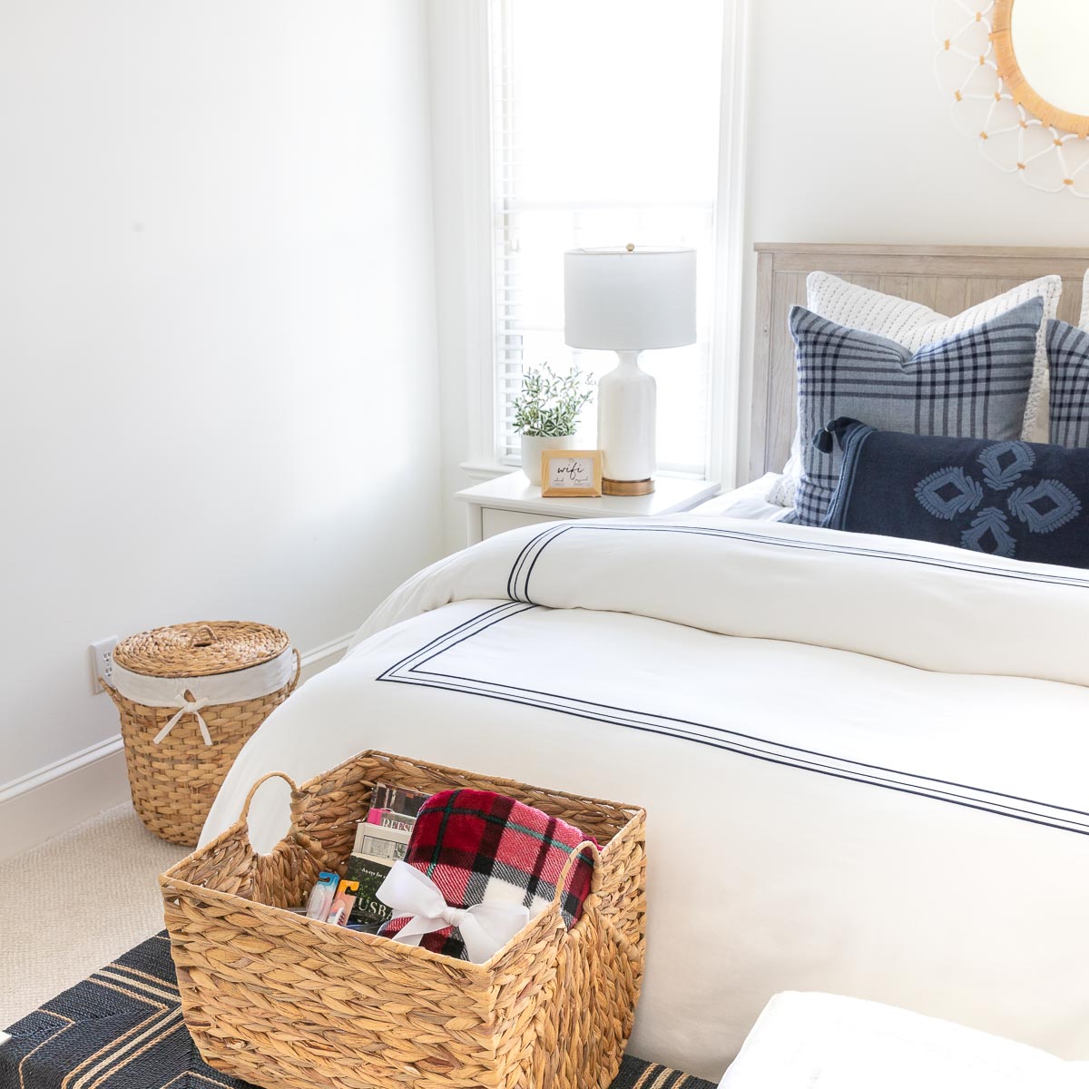 10 Essentials For a Cozy Guest Room 