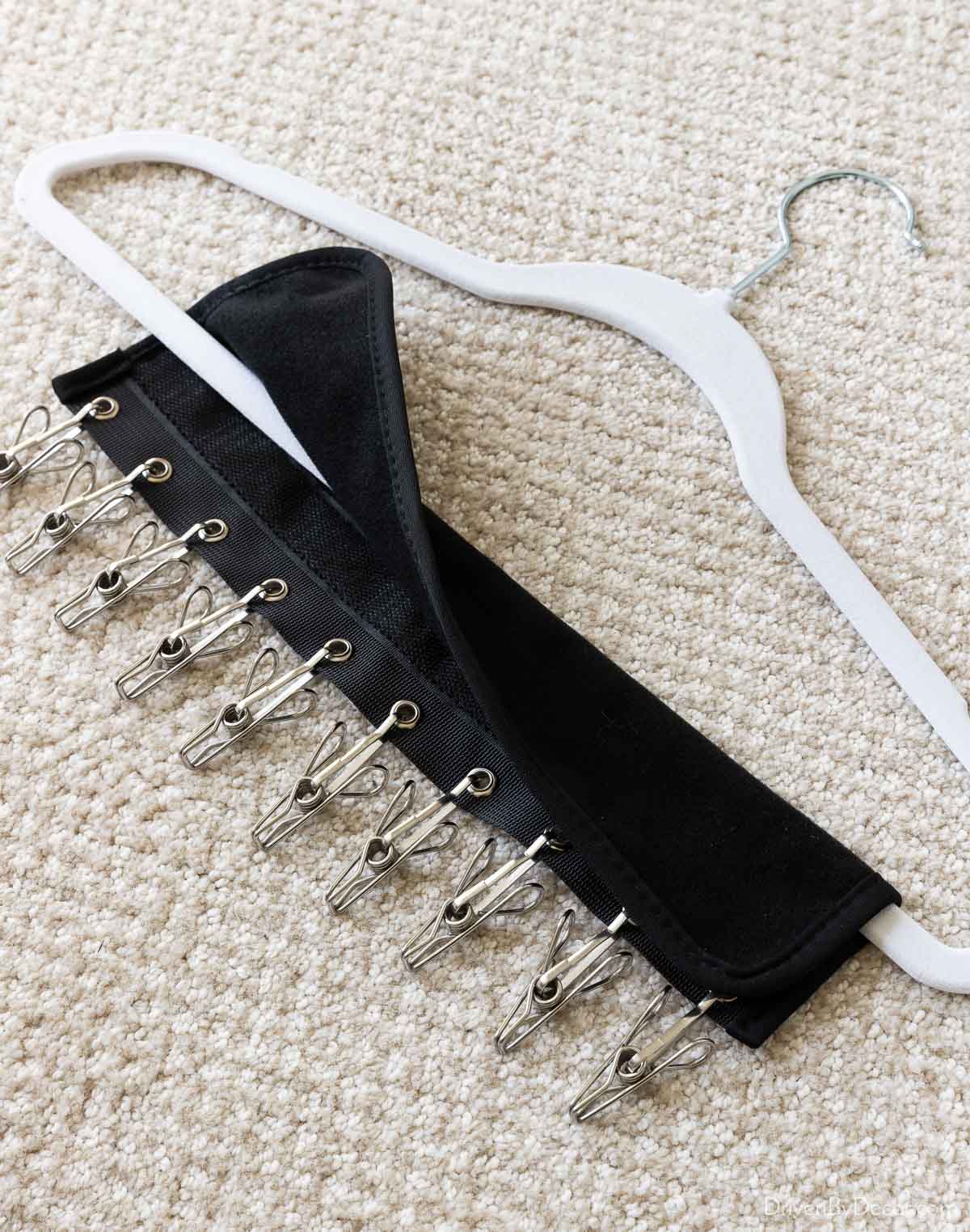 Cap organizer that fastens onto a typical hanger for closet organization of baseball caps