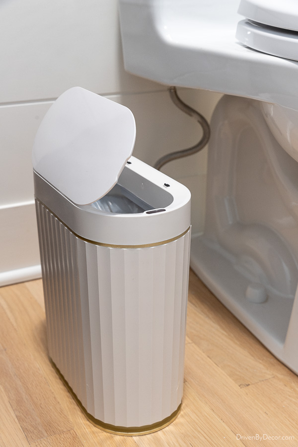 Small automatic bathroom trash can