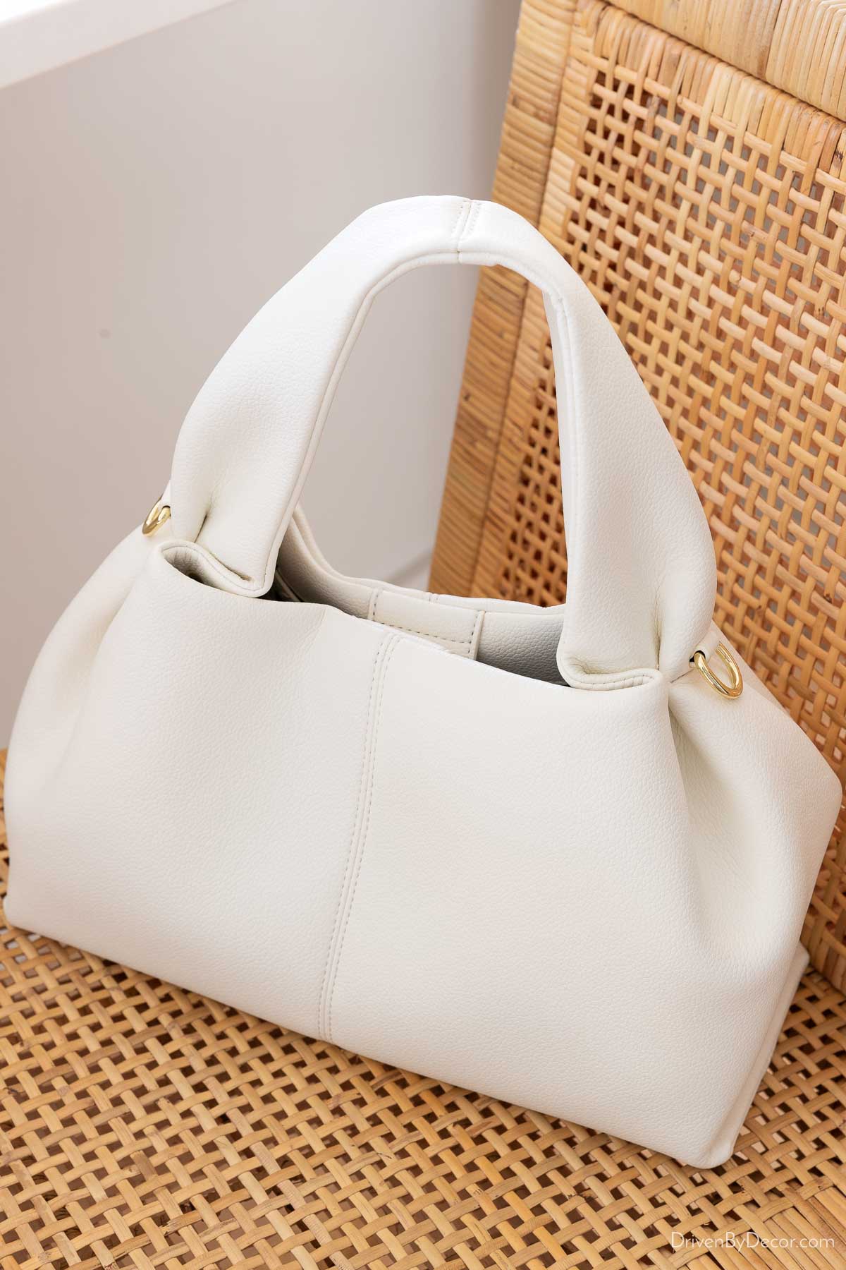 White cloud bag as a Christmas gift idea for her