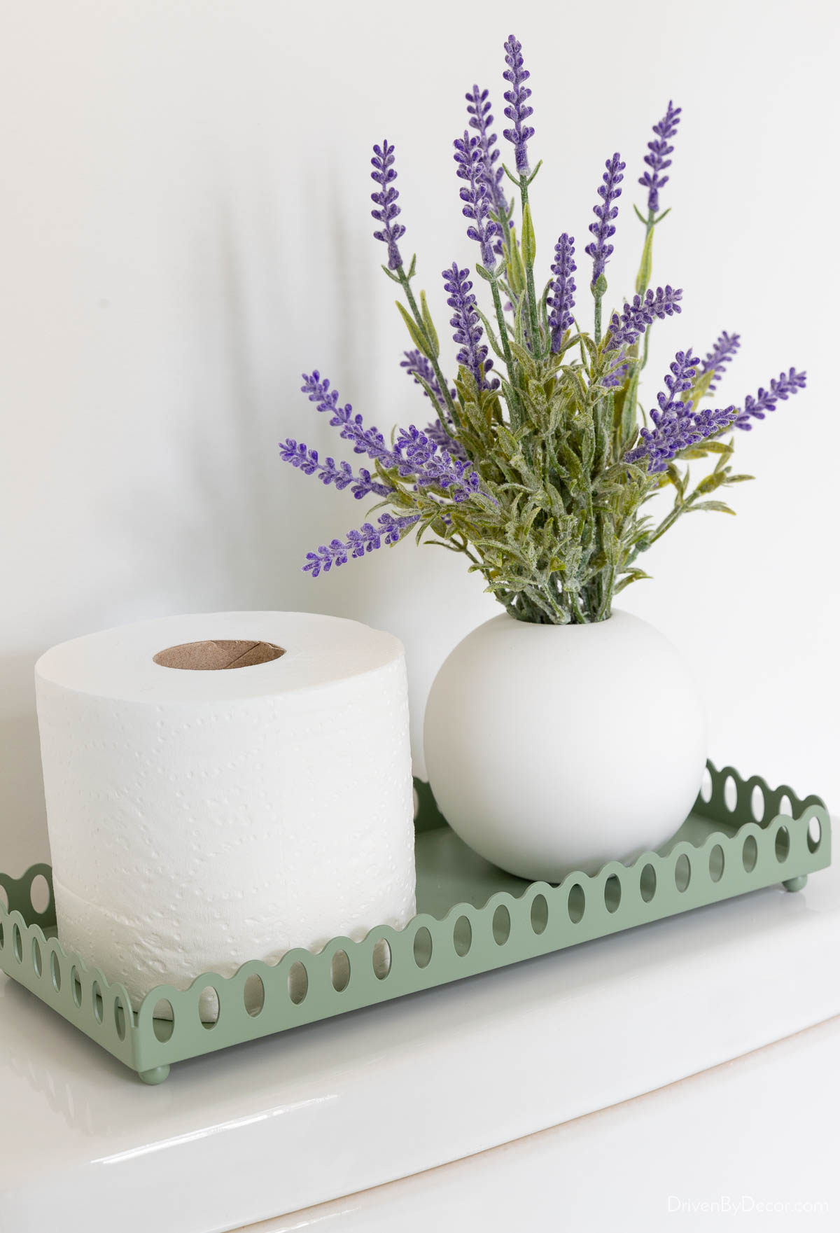 Scalloped green toilet tank tray