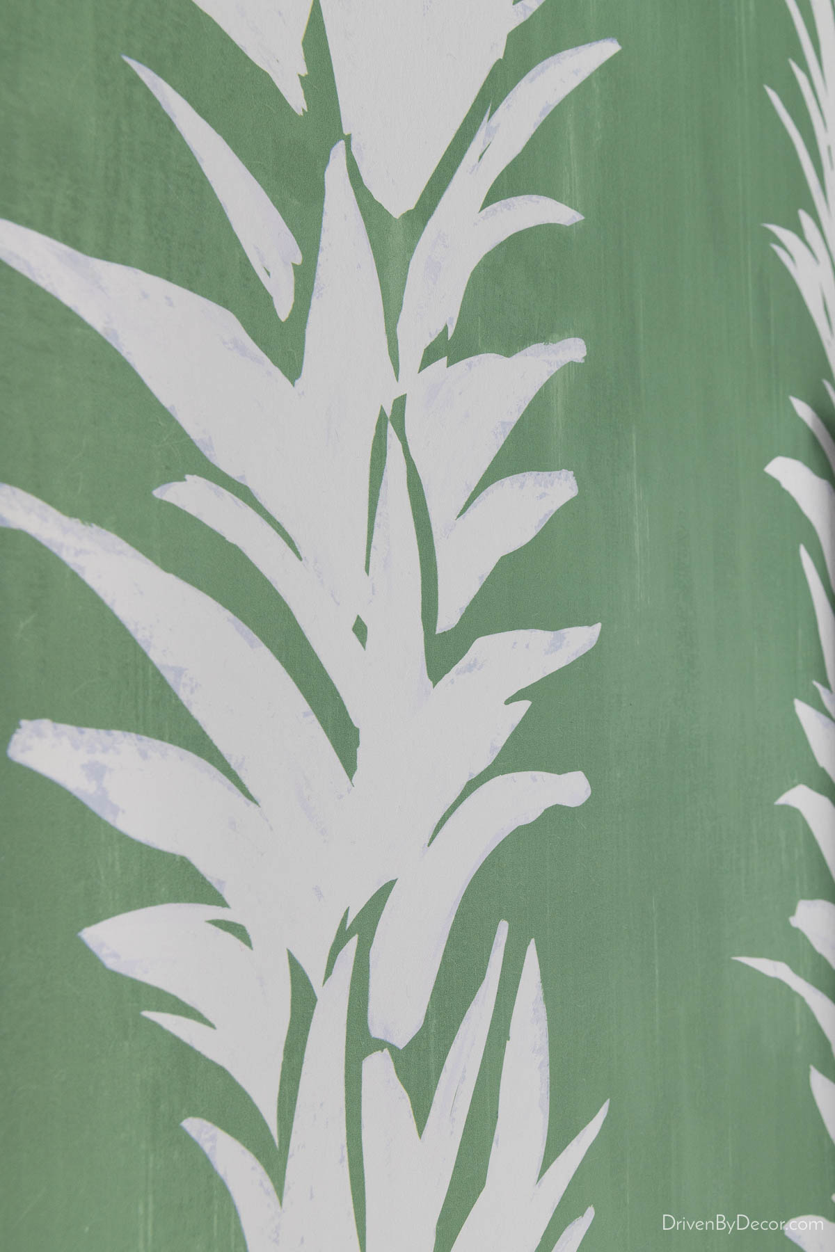 Green and white lotus motif wallpaper