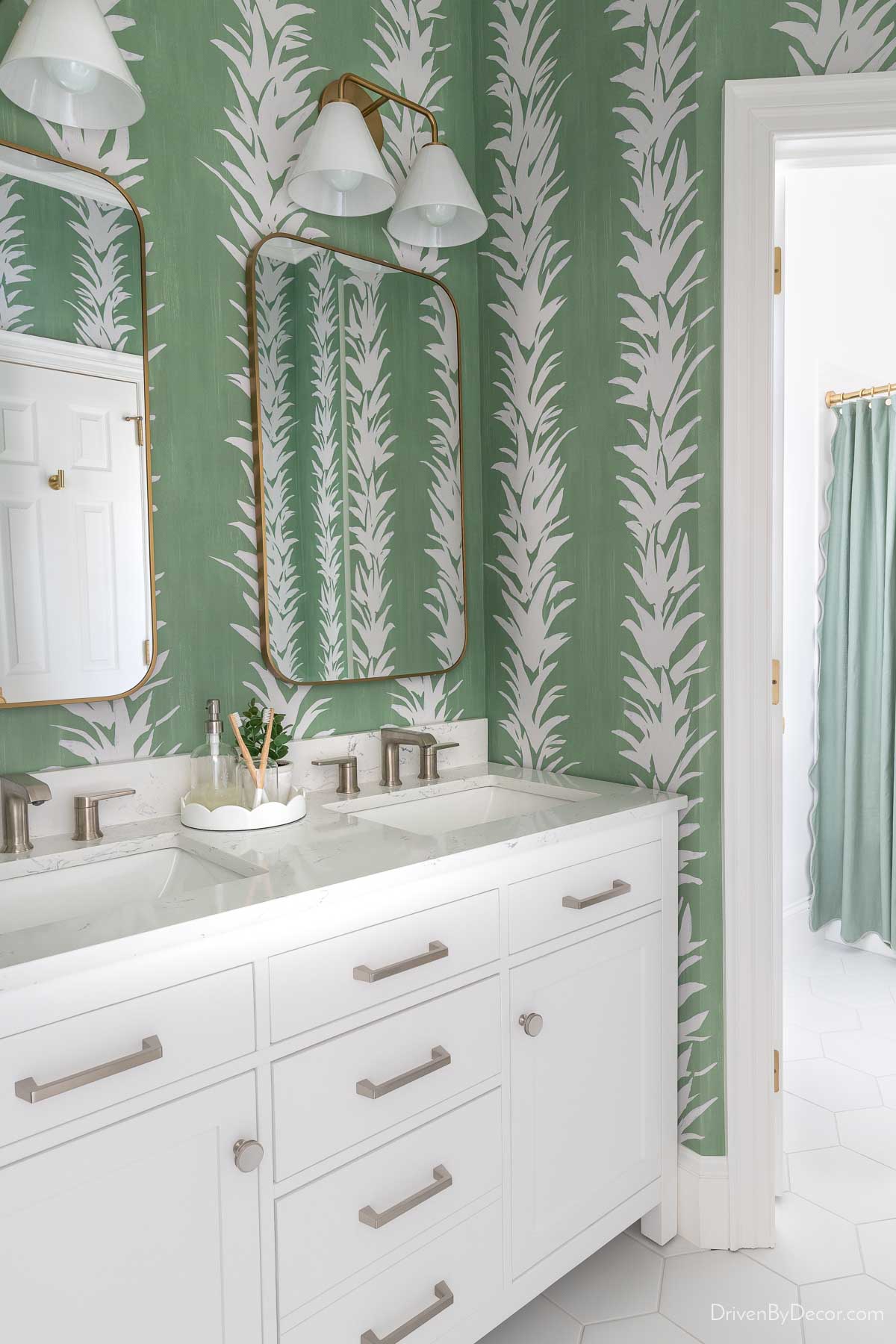 Double sink vanity in jack and jill bathroom