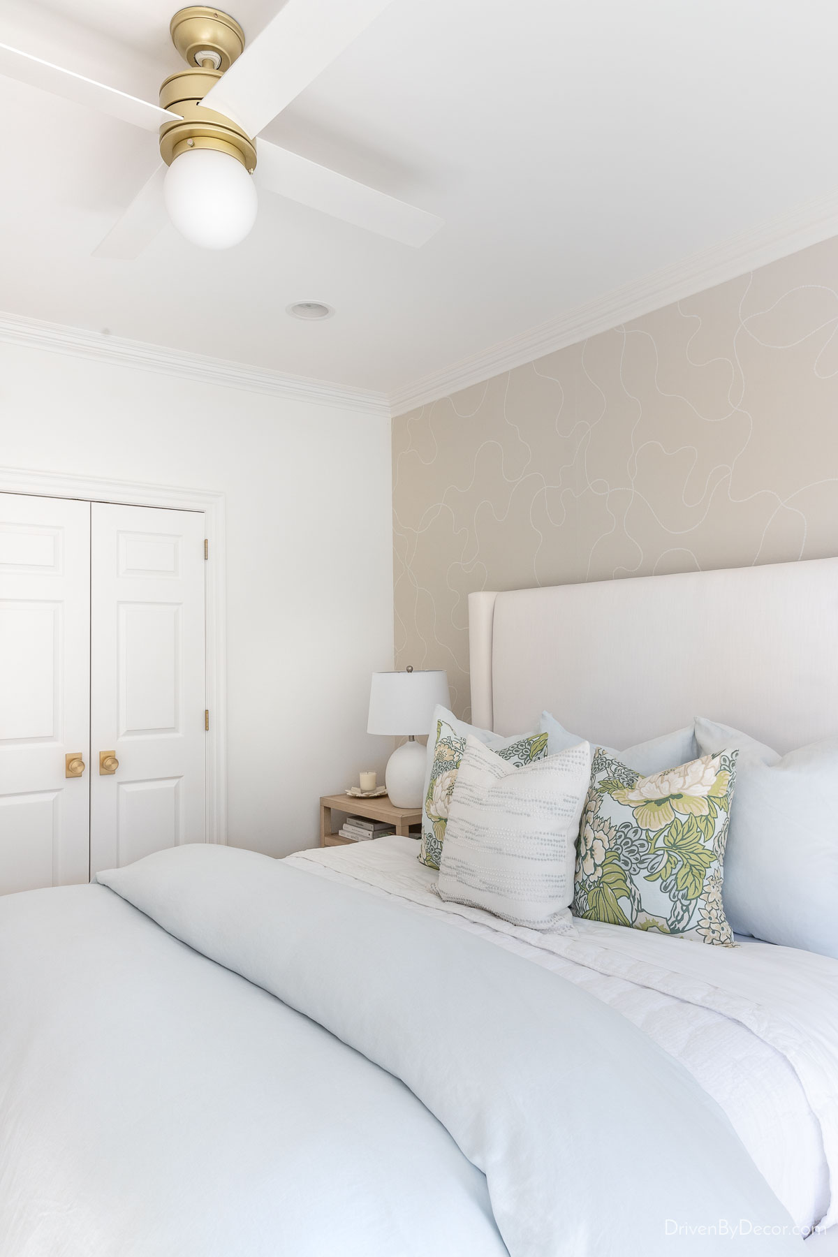 Light blue duvet cover in bedroom