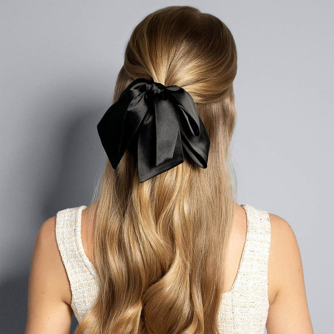 Black bow clip