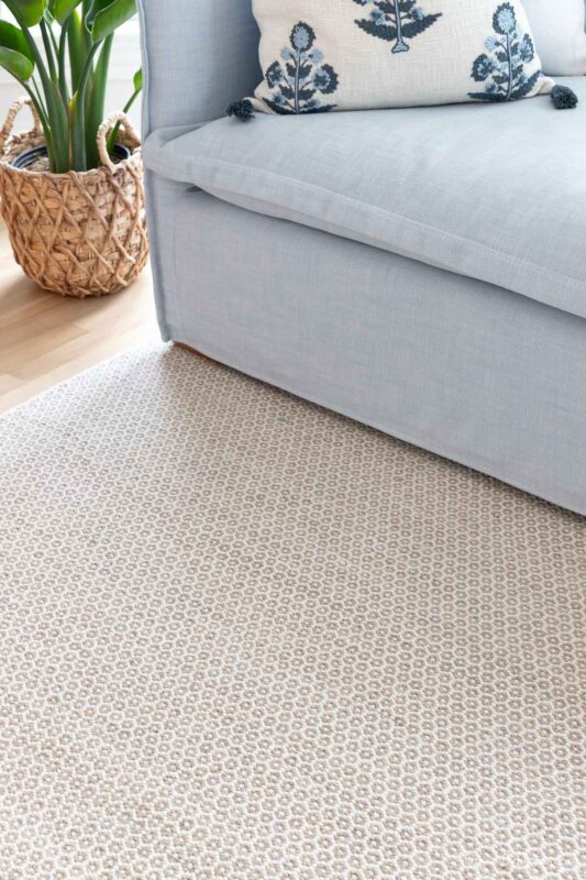 Honeycomb rug in natural color