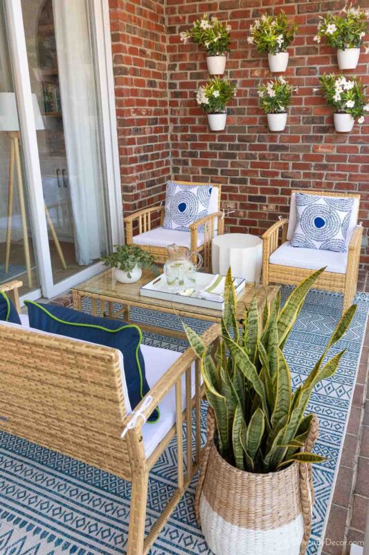 Budget-friendly outdoor furniture set