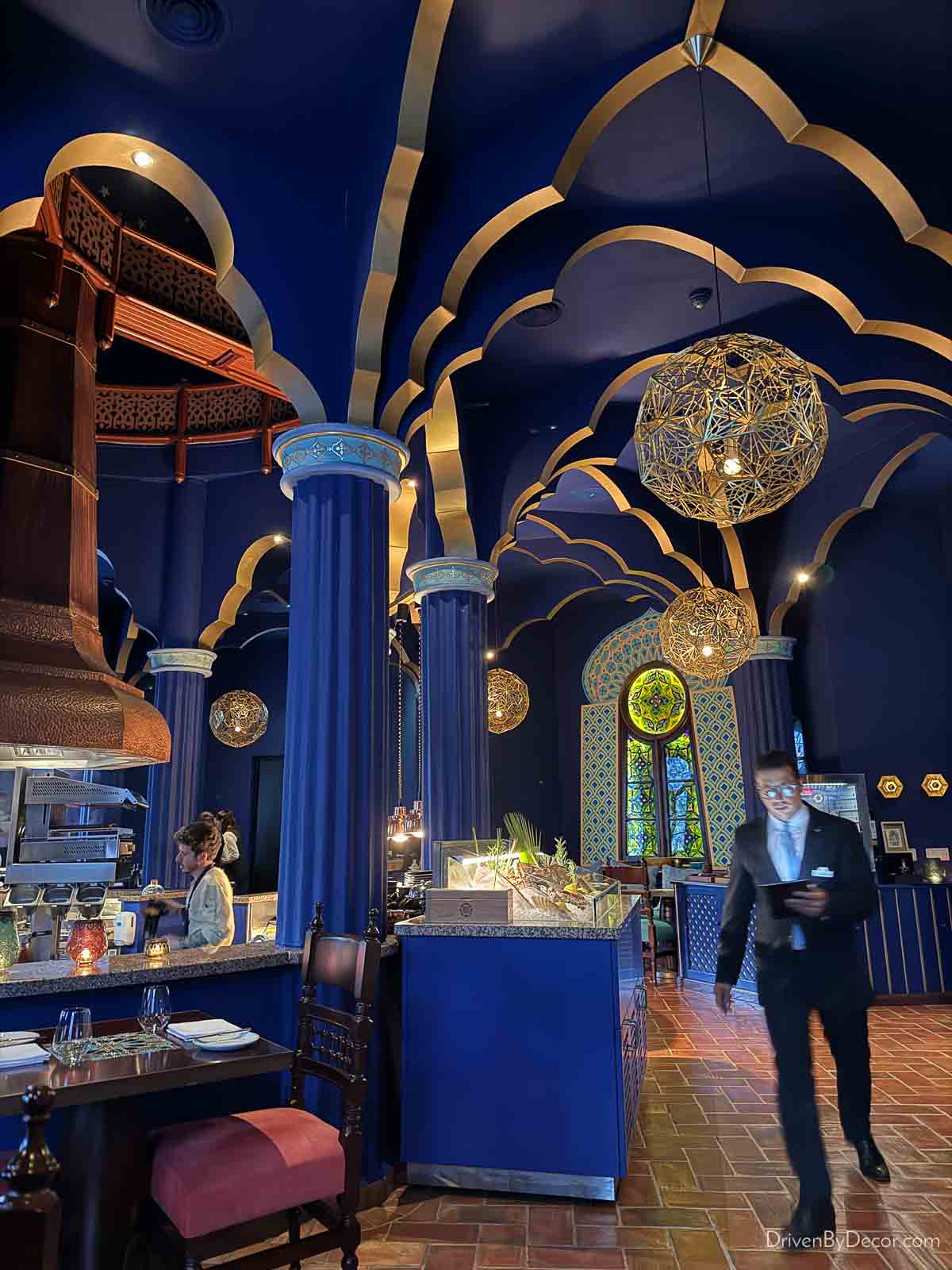 Tall blue arches in the interior of Aladdin restaurant at Vila Vita Parc