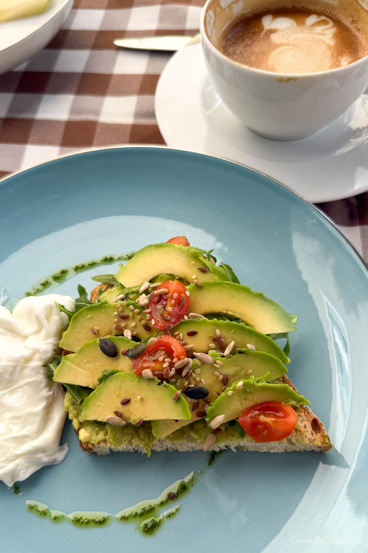 Avocado toast with egg