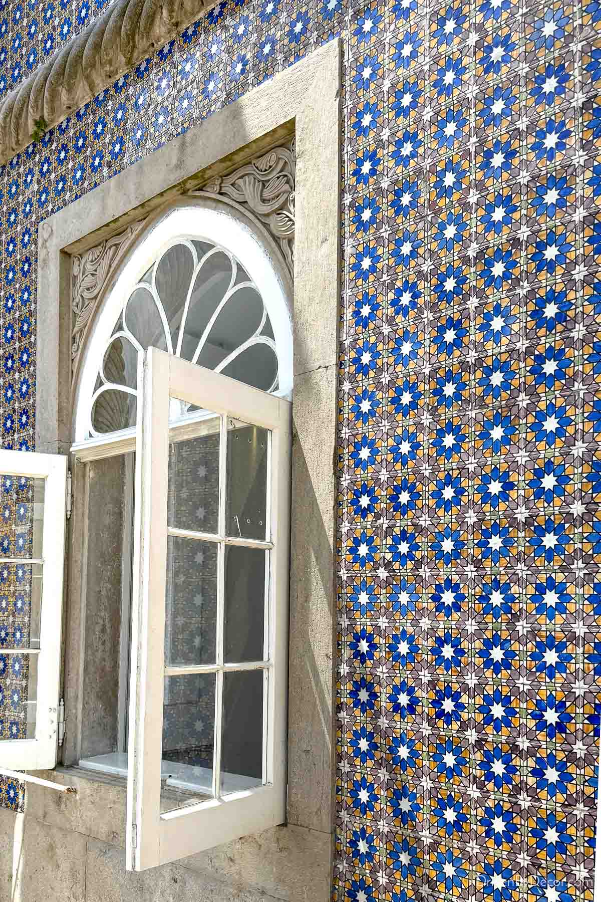Tile building facade in Portugal