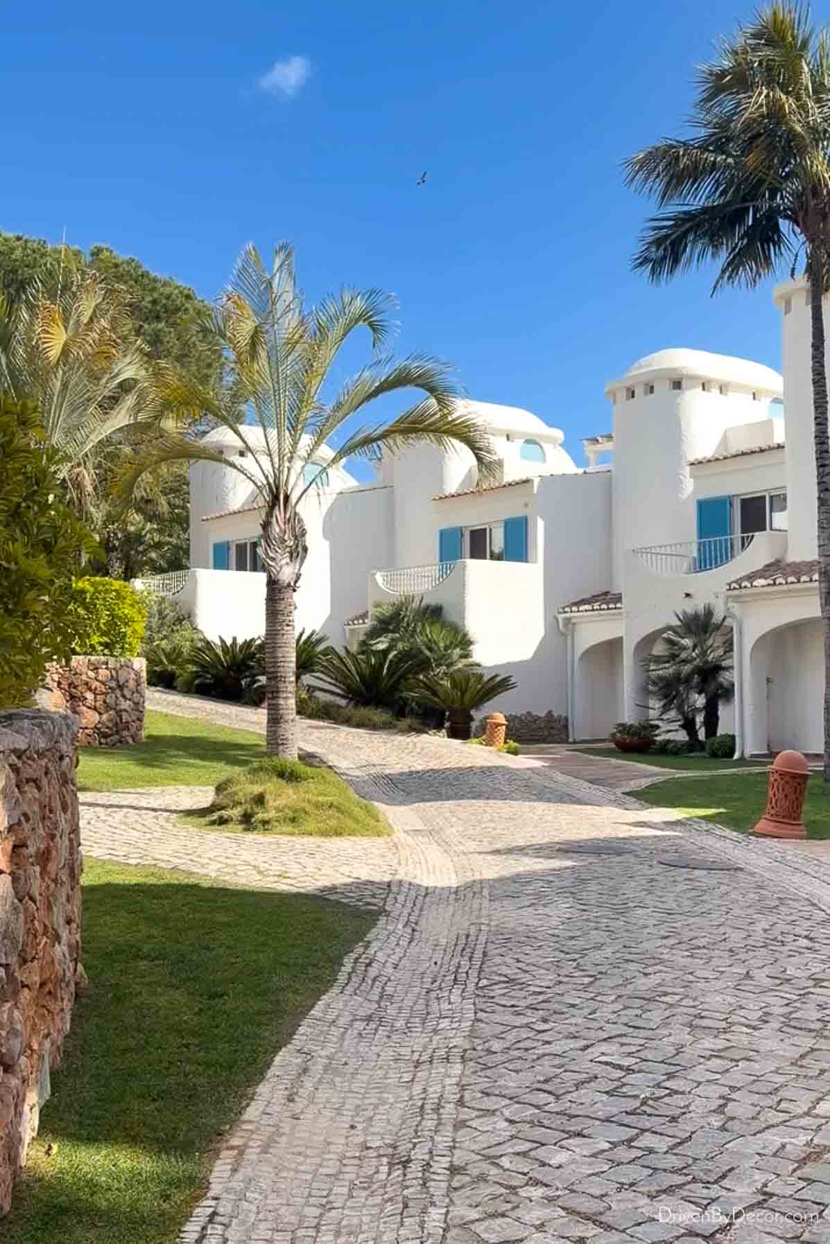 White vila style building at Vila Vita Parc