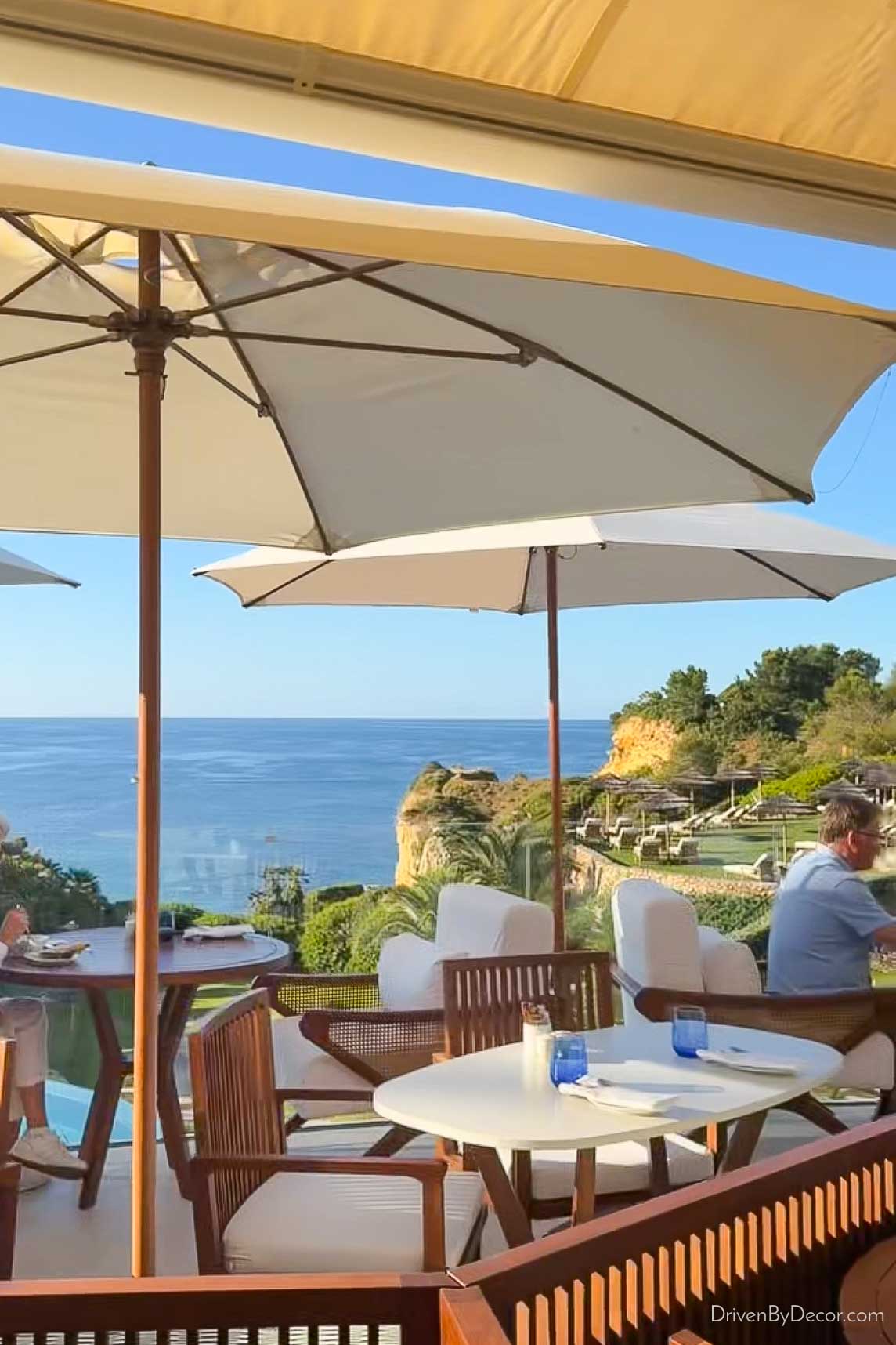 Outdoor seating with umbrellas at the Atlantico in Vila Vita Parc