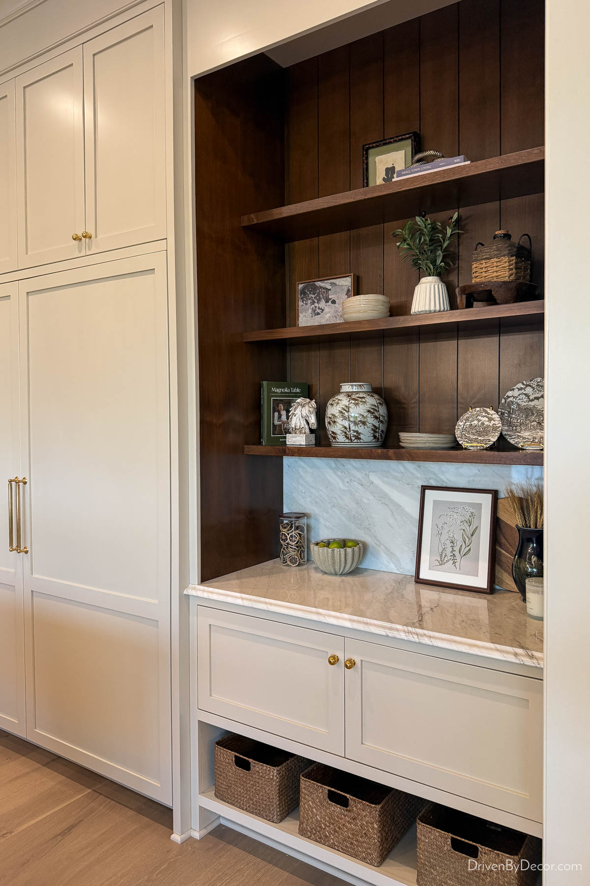 Kitchen cabinet with dark wood shelving