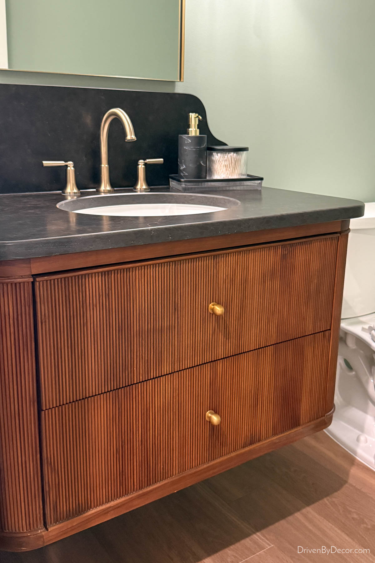 Reeding on drawers of bathroom vanity