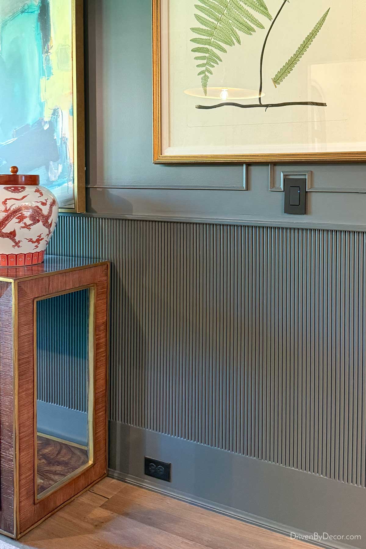 Reeding in wall molding